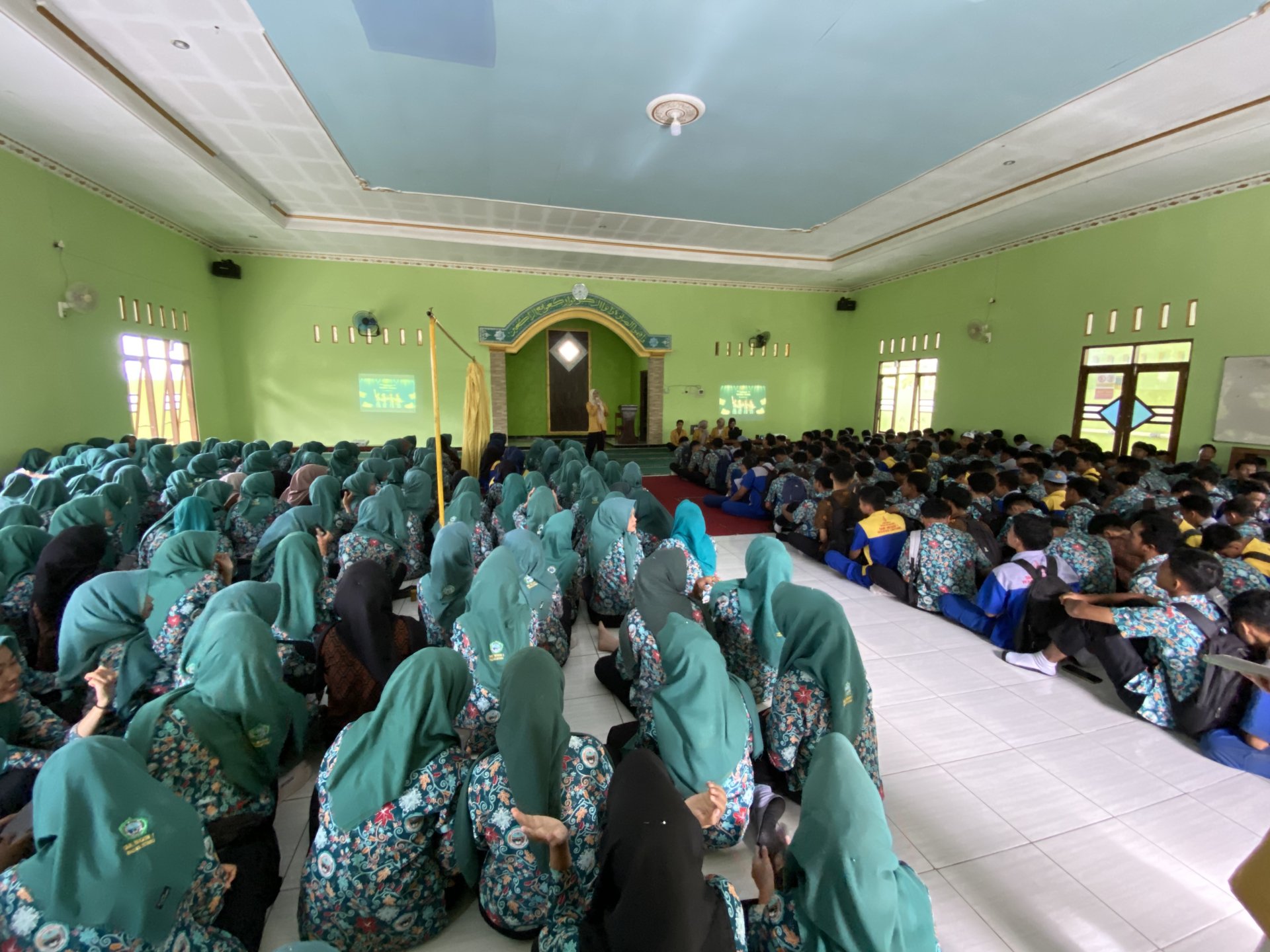 Sosialisasi Motivasi Belajar di SMK N1 Wadaslintang