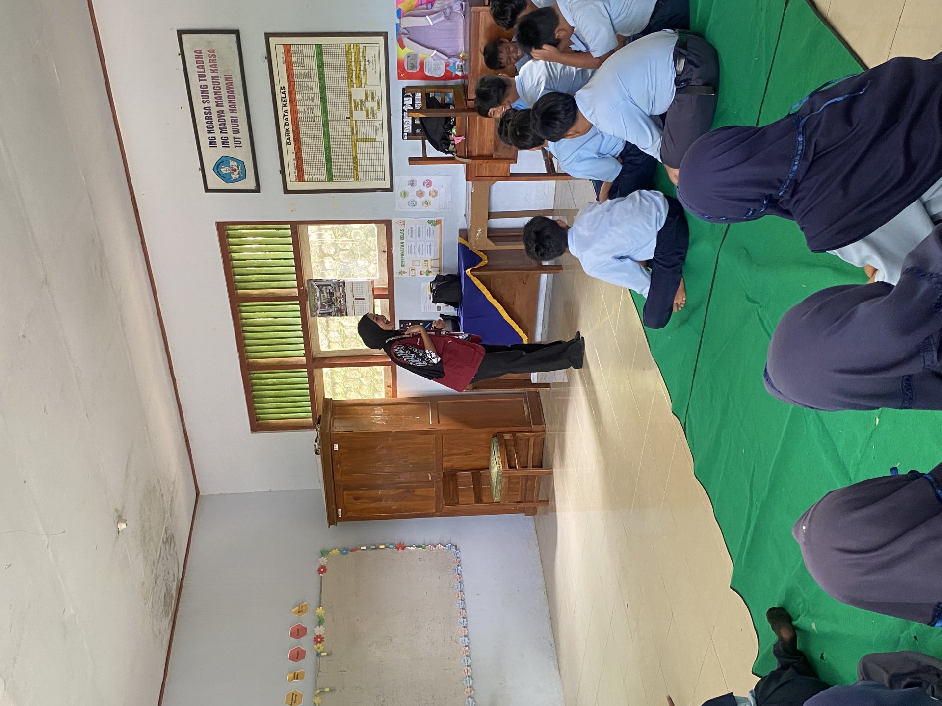 MELAKSANAKAN PROKER PENDIDIKAN YAITU SOSIALISASI ANTI BULLYING