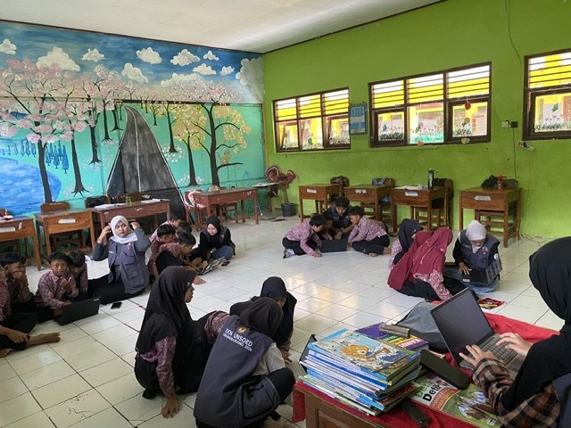 Pembelajaran Microsoft Word di SD N 2 Karangbawang