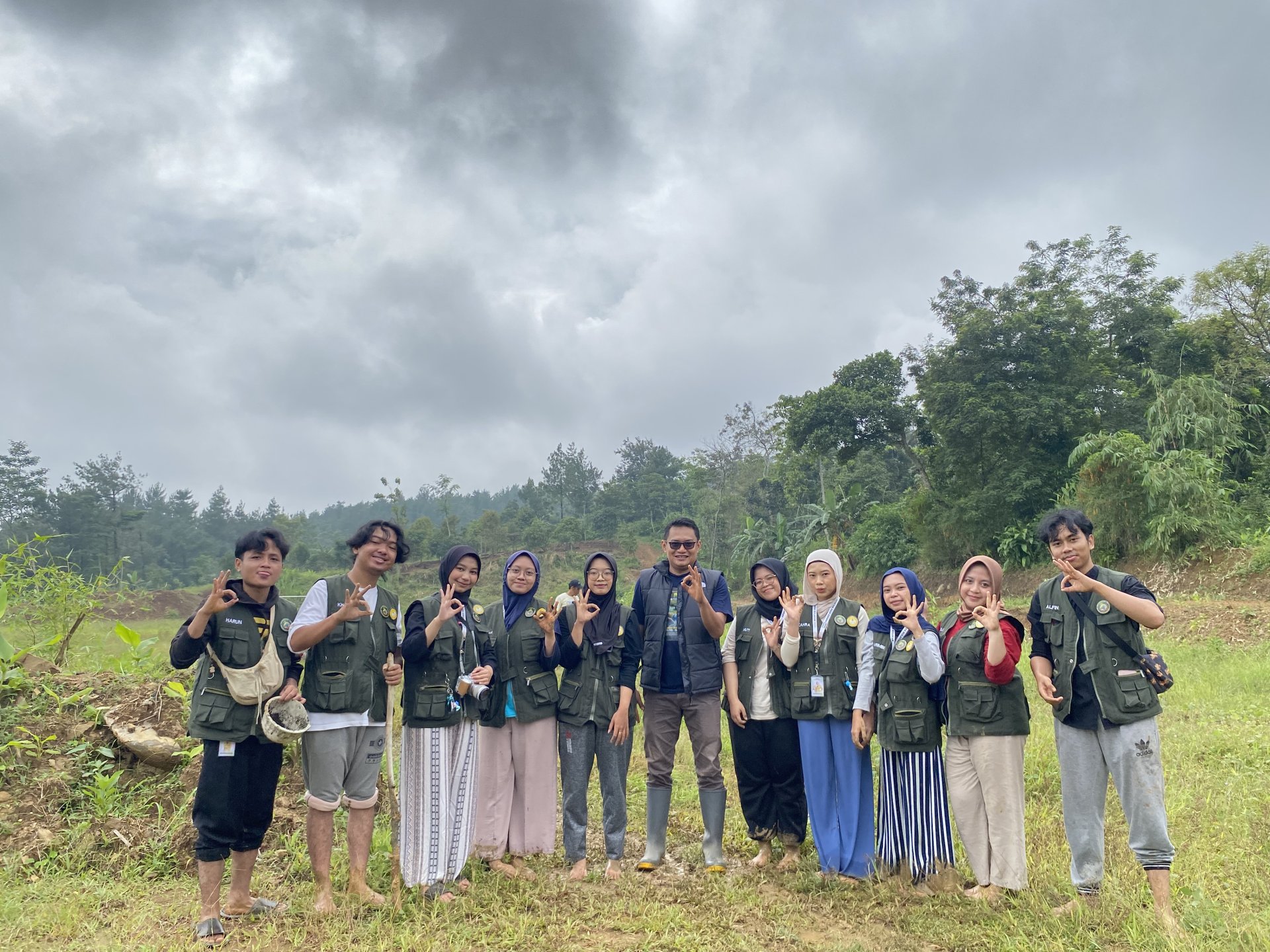 Kegiatan Penanaman Pohon Serentak di Desa Bulakan dalam Rangka HUT Pemalang