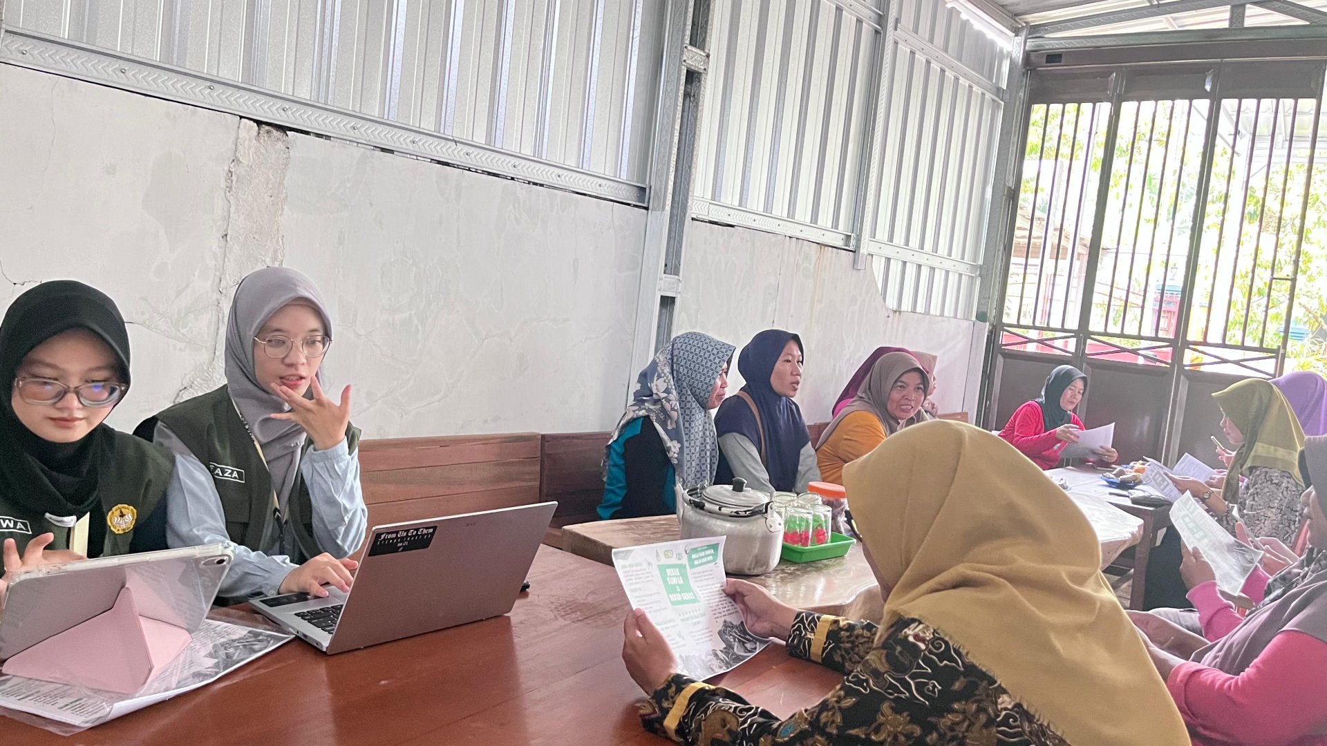 Hari 15.16  (Sinergi Lintas Sektor: Digitalisasi Ekonomi, Pengabdian Sosial, dan Penguatan Internal)