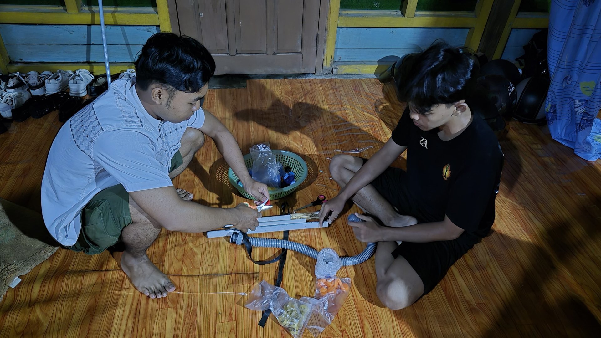 Membuat alat penebar pupuk