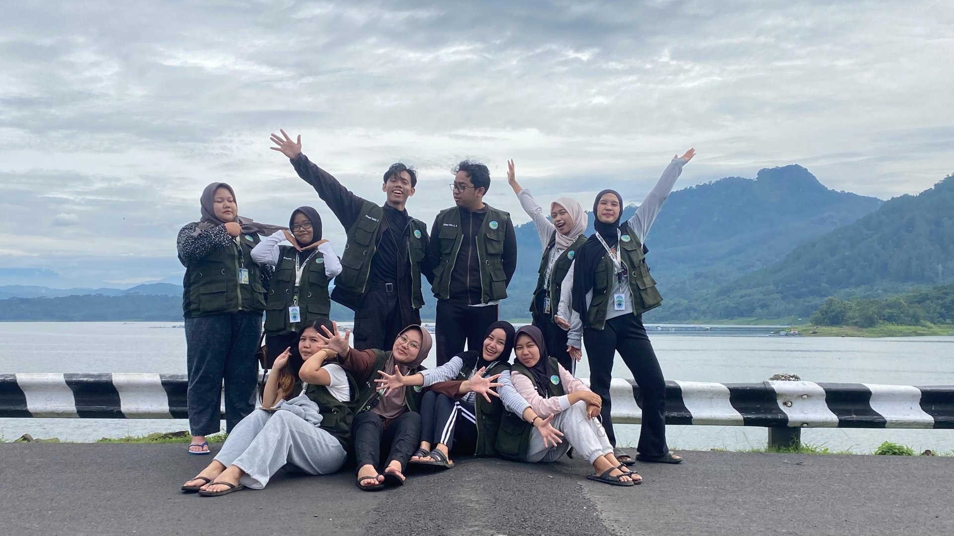 Kunjungan Wisata dan Bersih-Bersih Posko KKN