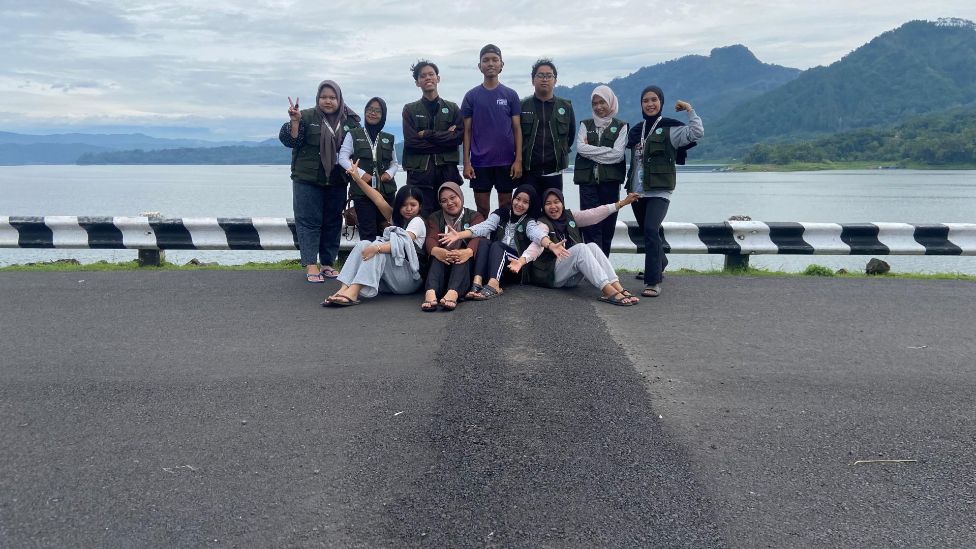 Kunjungan Wisata dan Bersih-Bersih Posko KKN