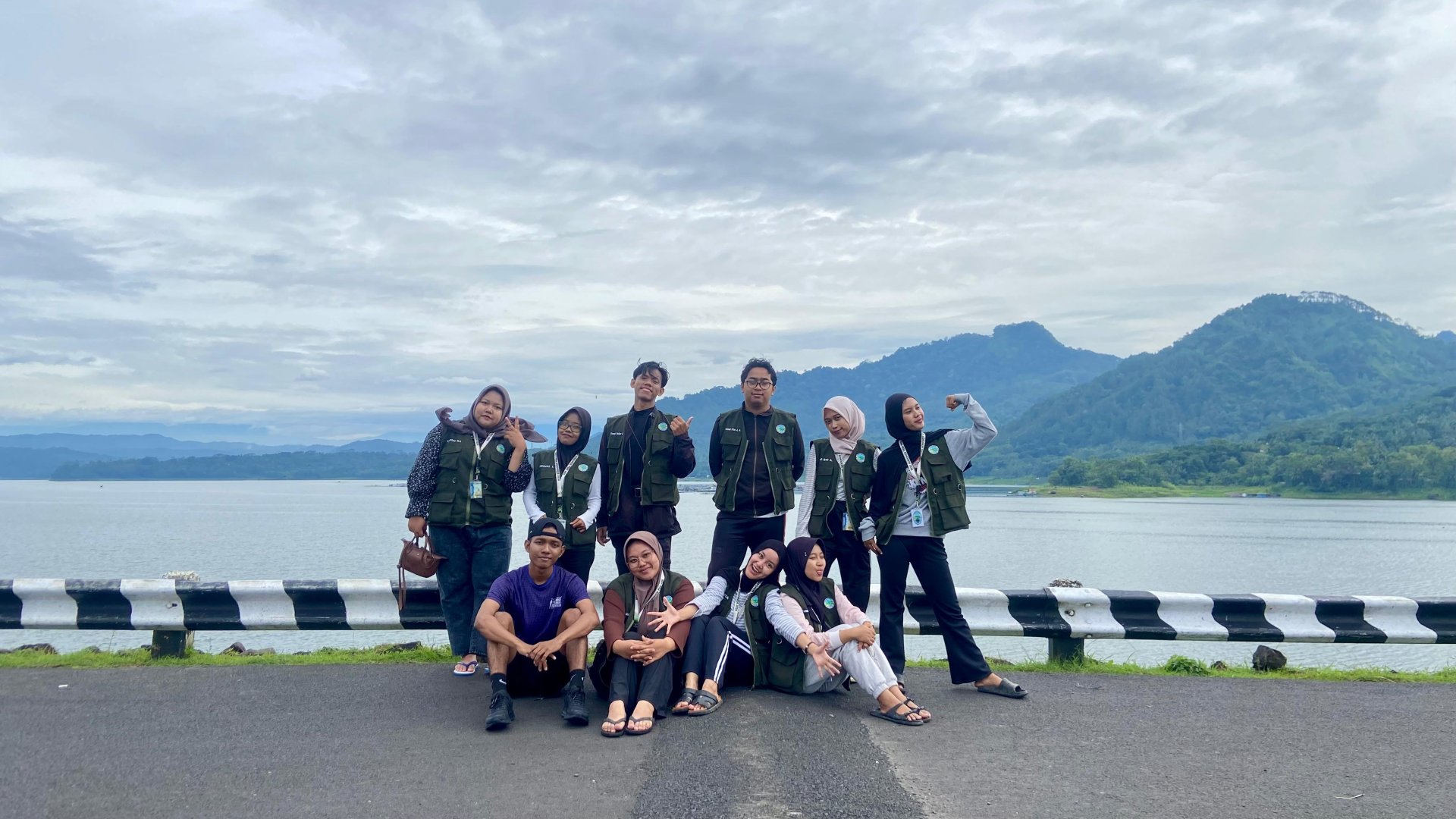 Kunjungan Wisata dan Bersih-Bersih Posko KKN