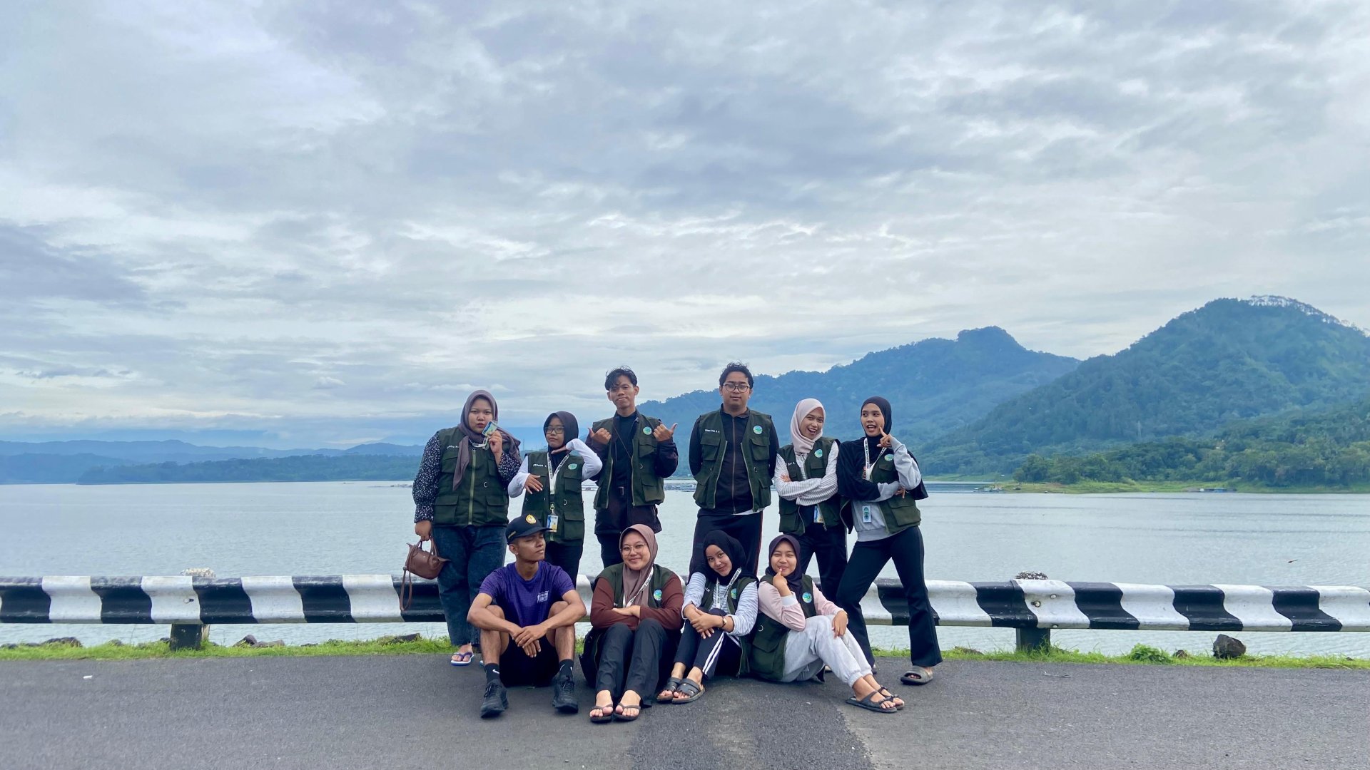 Kunjungan Wisata dan Bersih-Bersih Posko KKN