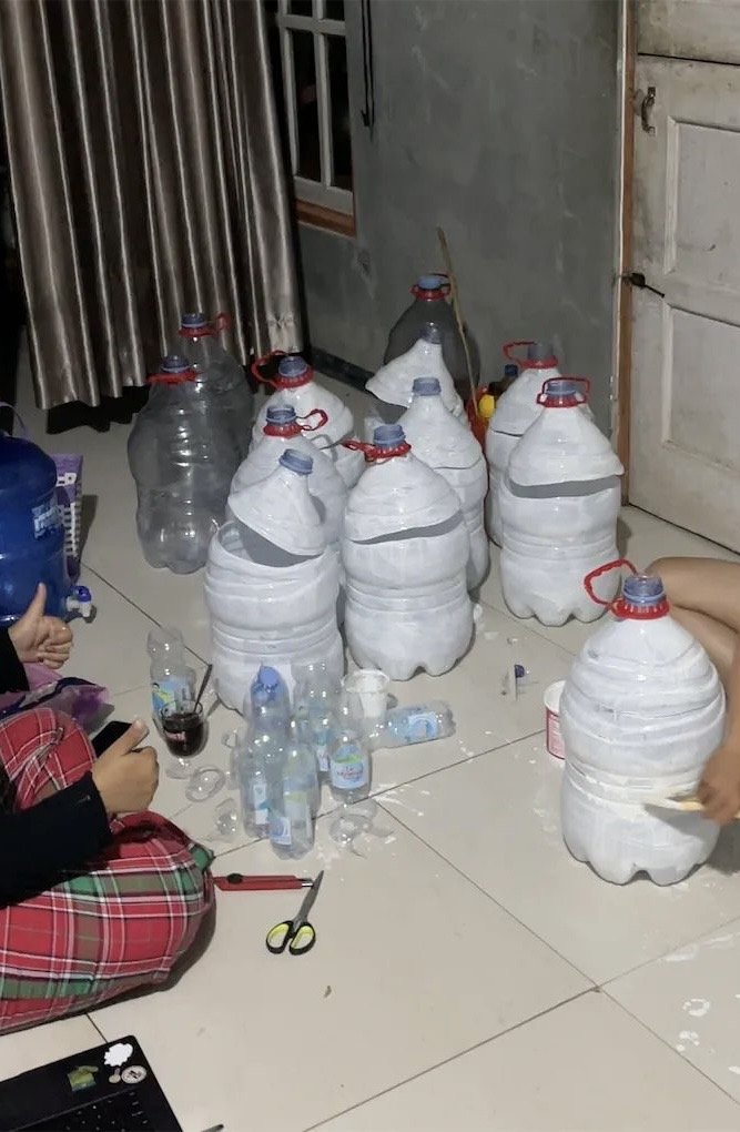 Persiapan Kegiatan Praktik Menghias Tempat Sampah