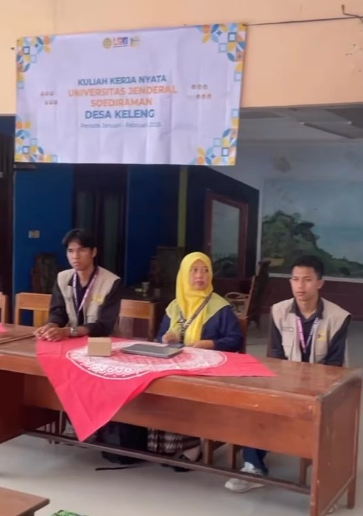 Penyuluhan Pencegahan Hipertensi dan Kolesterol Tinggi di Balai Desa Keleng