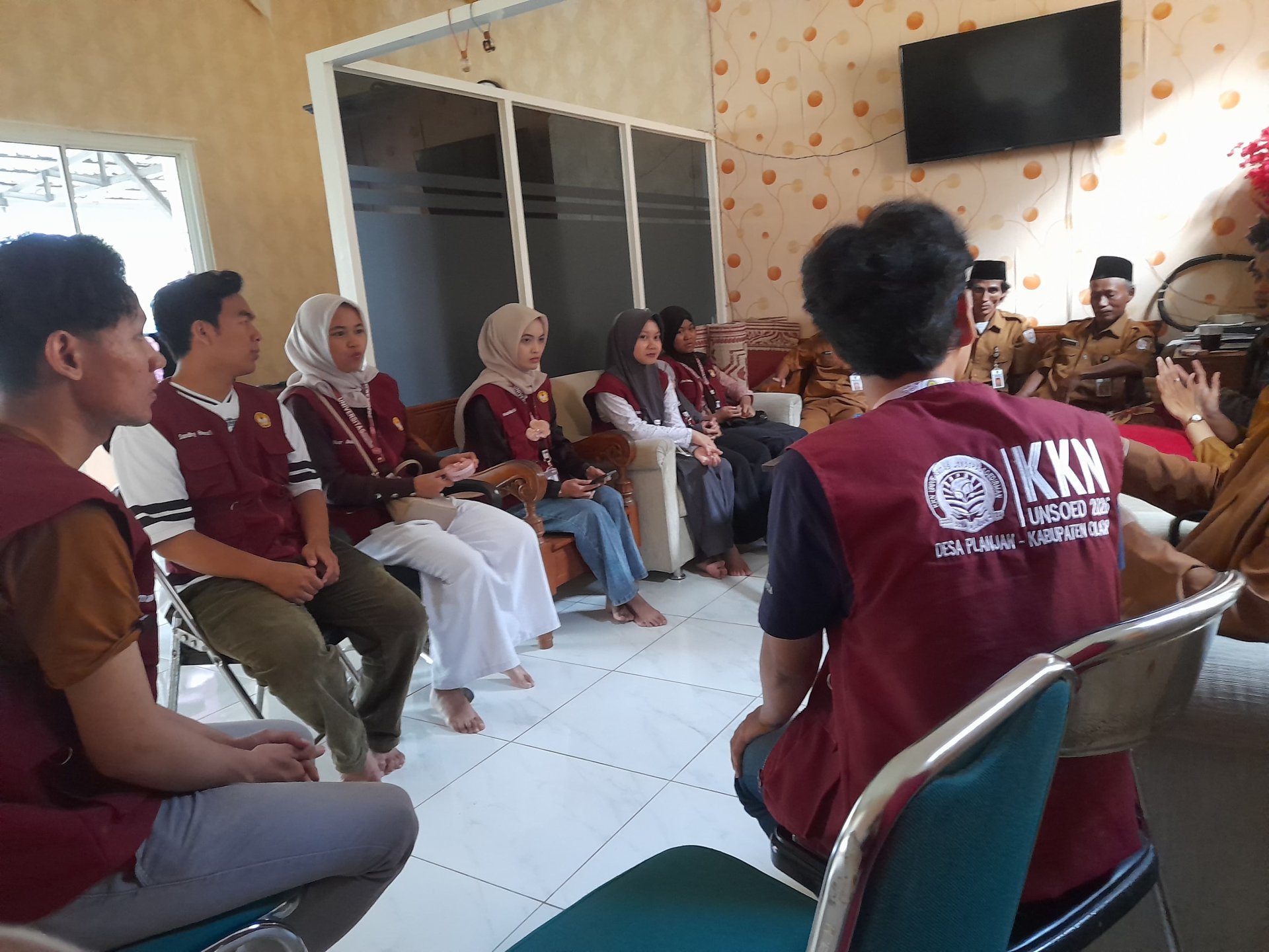 Mengunjungi Kadus Kadus terkait Pemasangan Plang Nama Dusun 20/01/2026