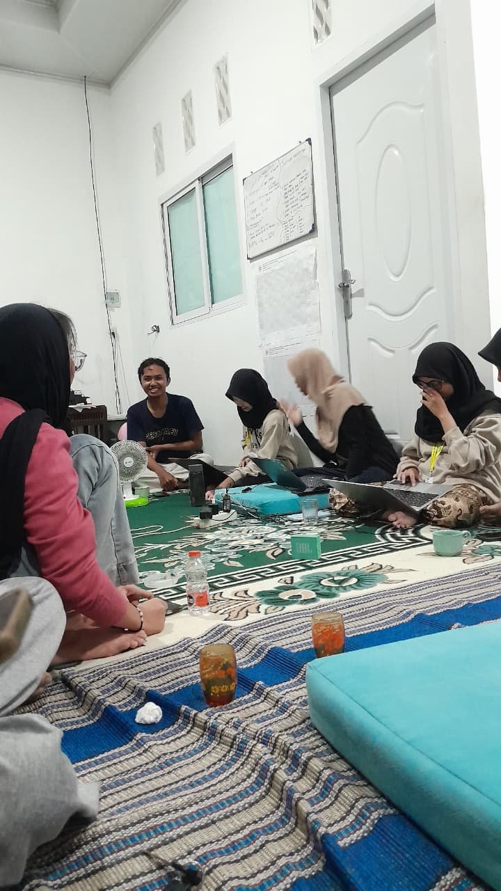 Rapat Gabungan dengan KKN UGM Desa Sikasur