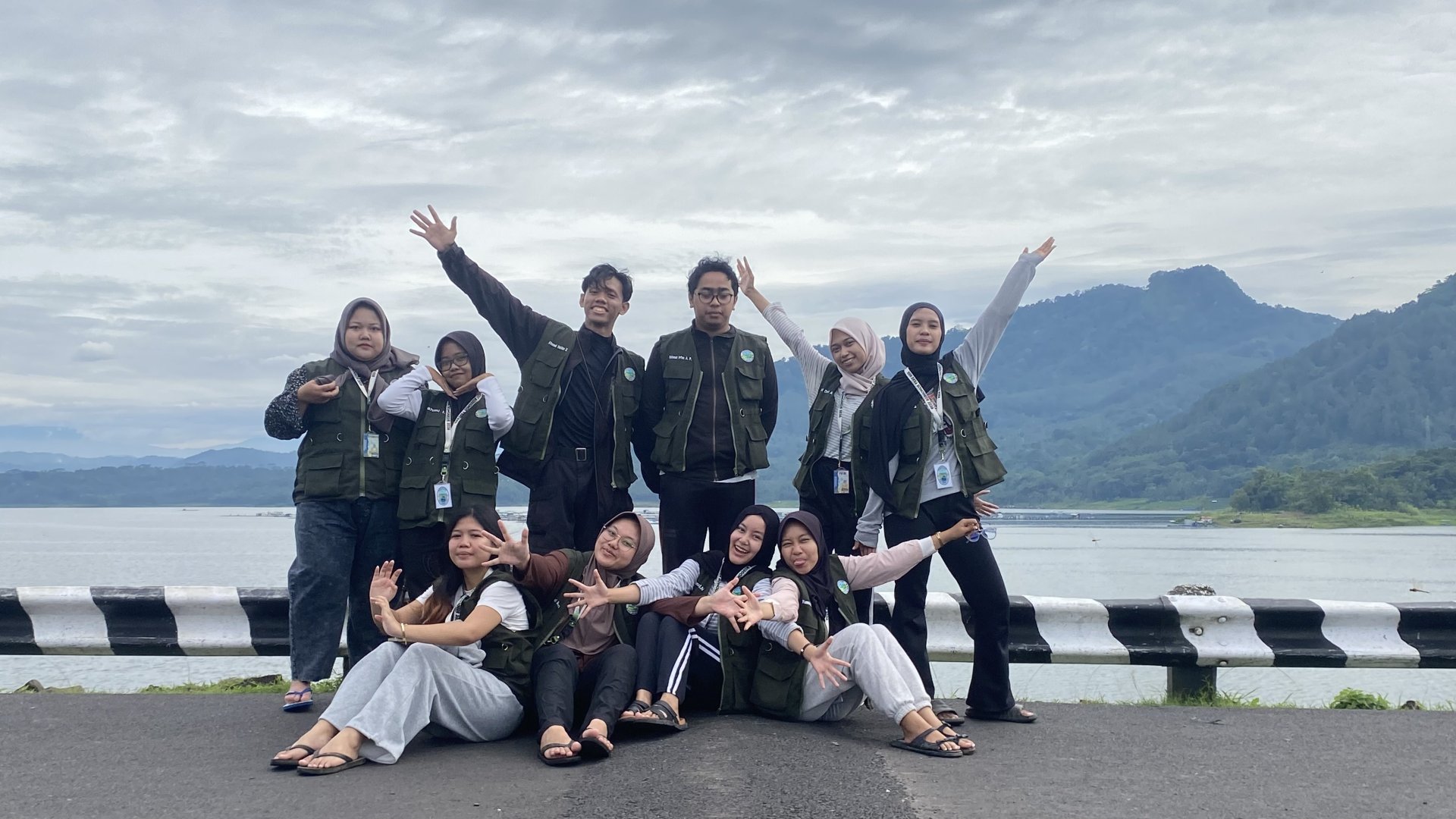 Kunjungan Wisata dan Bersih-Bersih Posko KKN