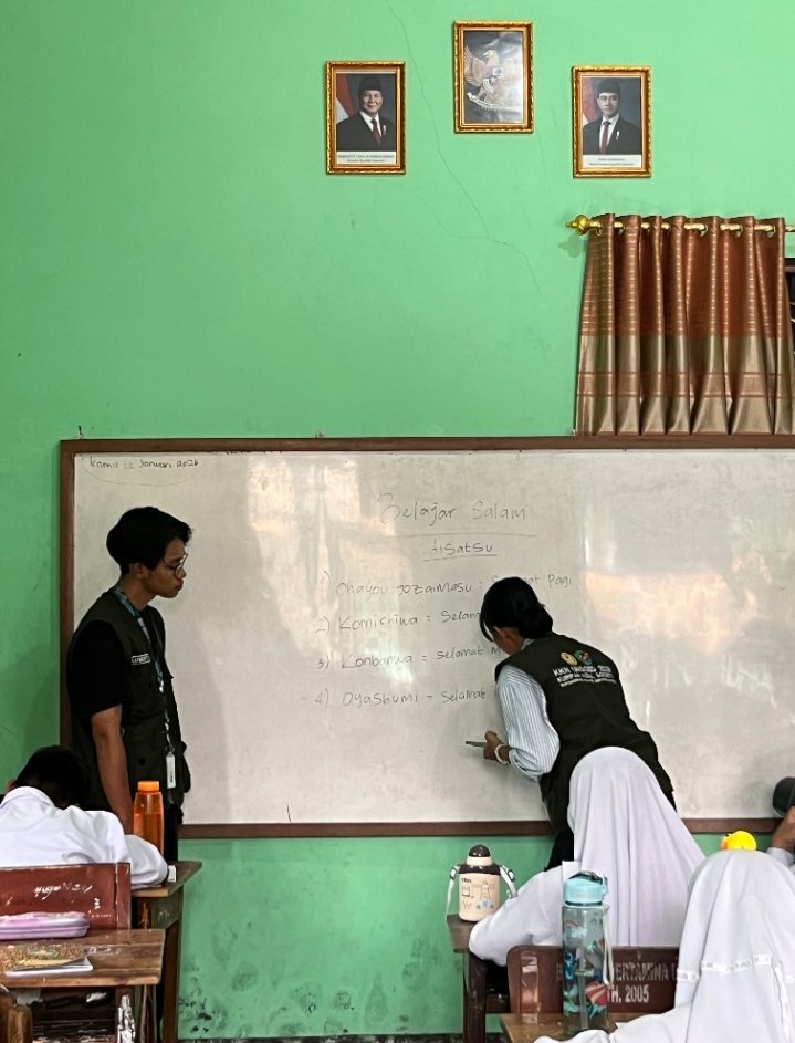 Mengajar Bahasa Jepang di SDN 03 Kuripan Kidul