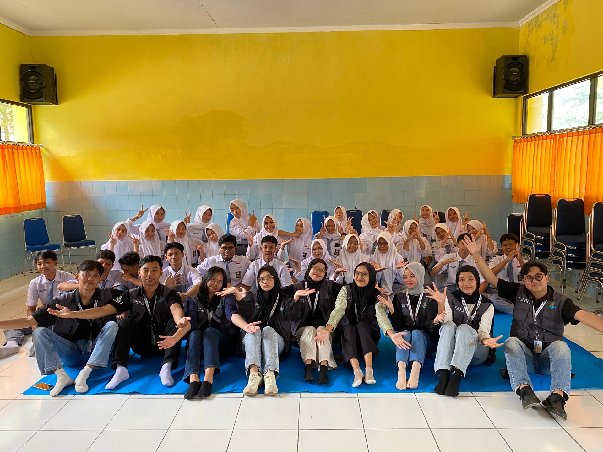 Sosialisasi Canva ke SMA