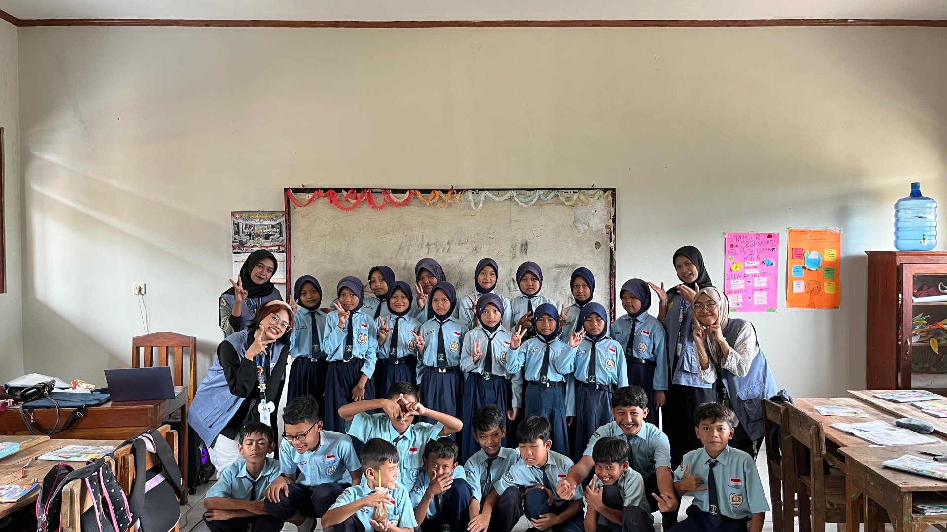 Lancar Mengajar & Piket Balai Desa