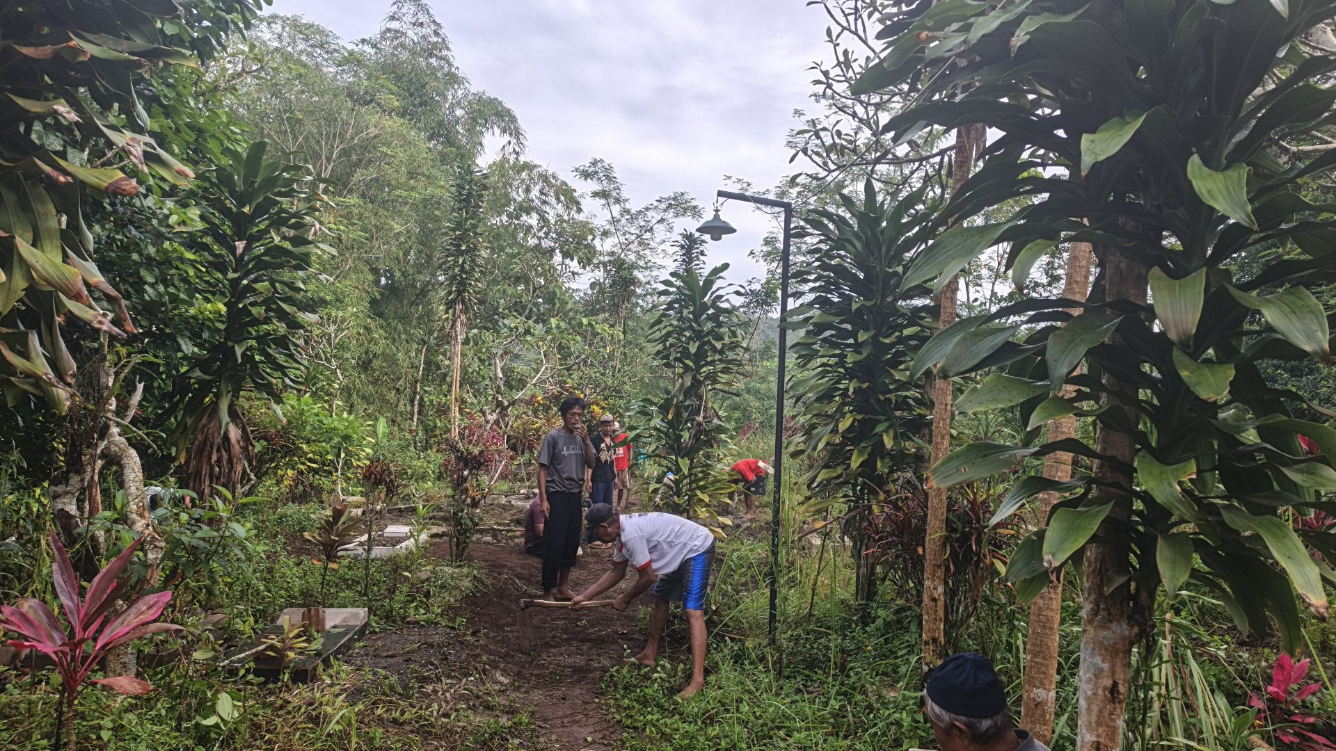 Kerja Bakti dan nonton bersama