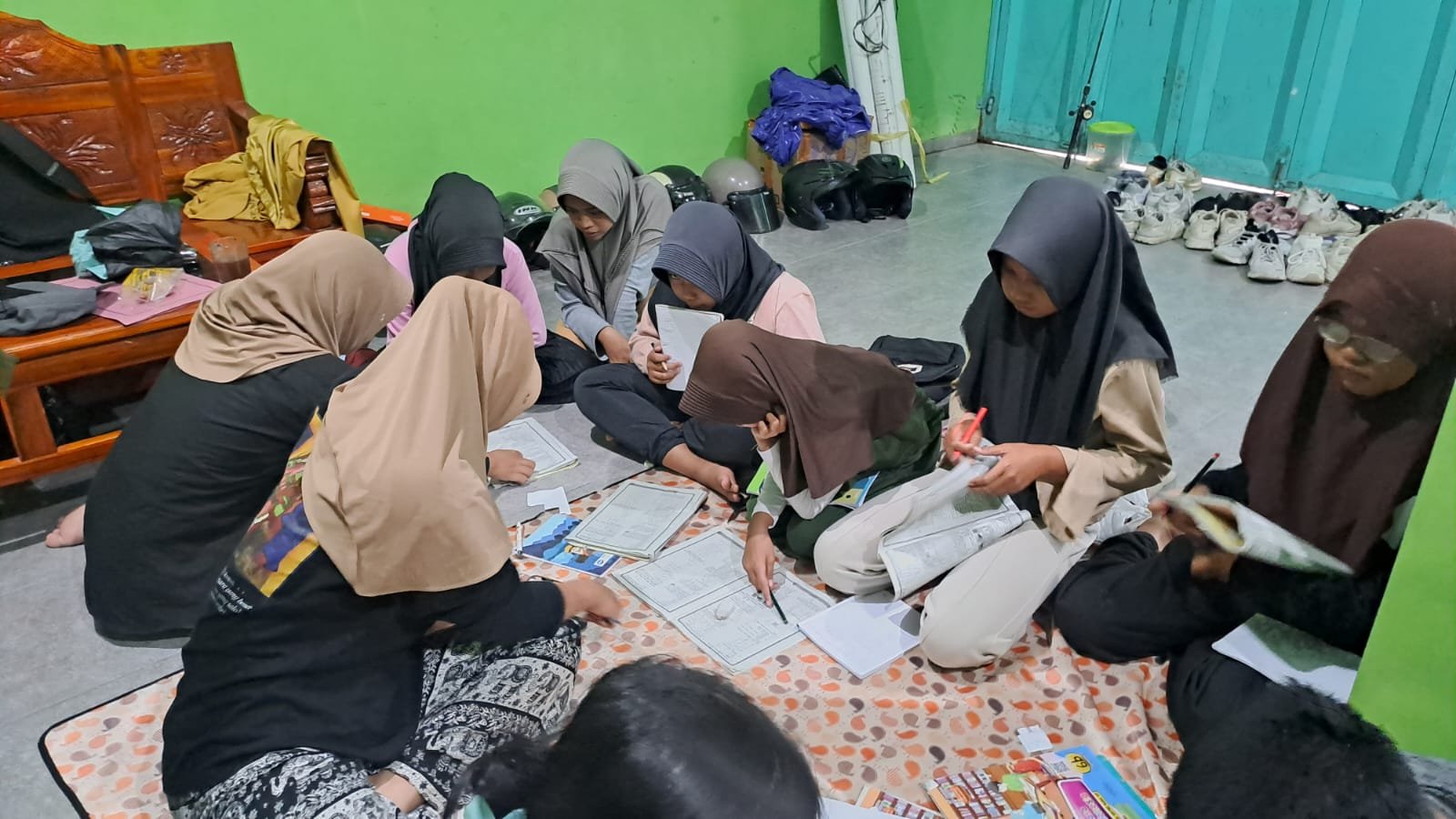 Wawancara UMKM gula kelapa, penyarian lokasi untuk video profil desa, dan bimbingan belajar