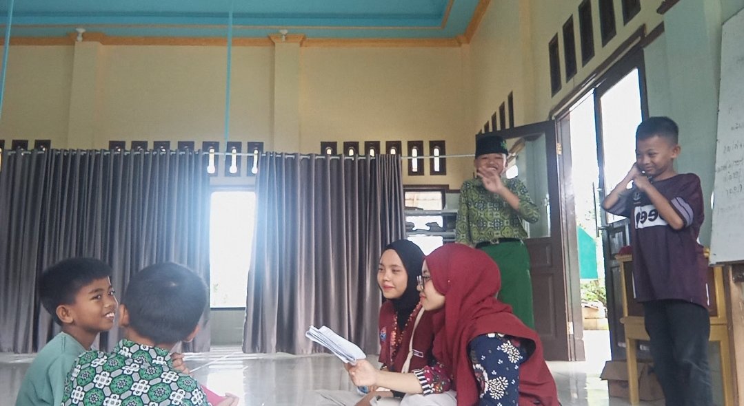 Pelaksanaan Kegiatan Hari Keenam belas KKN Pemalang Desa Gunungjaya