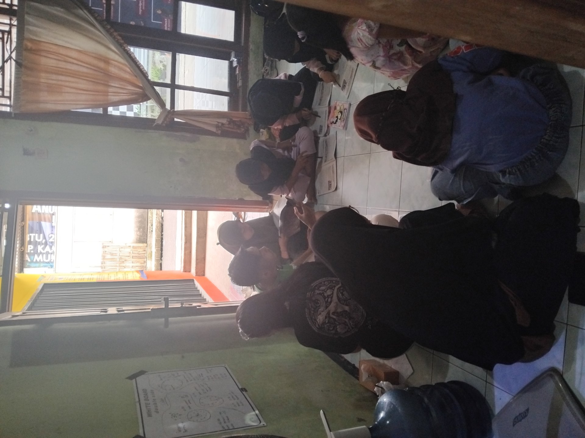 Bimbingan Belajar Kepada Siswa SD