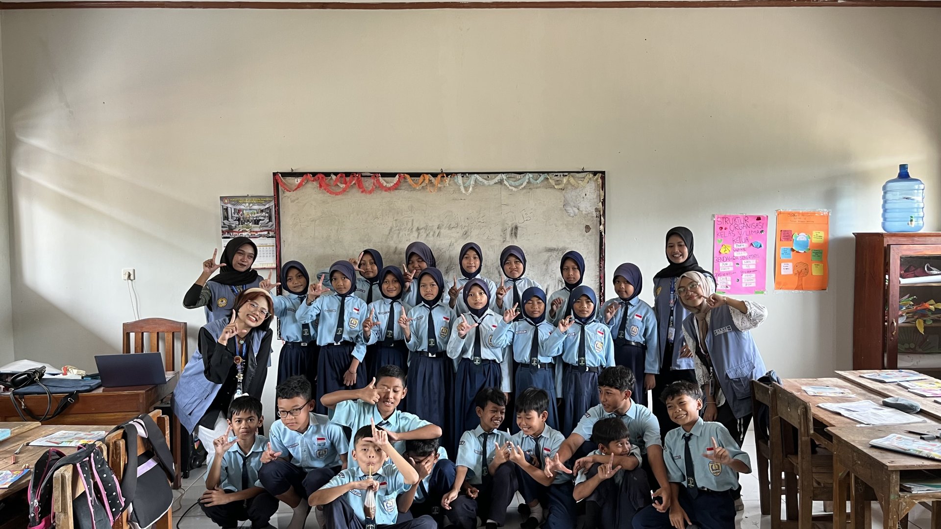 Mahasiswa KKN Unsoed Desa Lancar melakukan Lancar Mengajar di SDN 1 Lancar