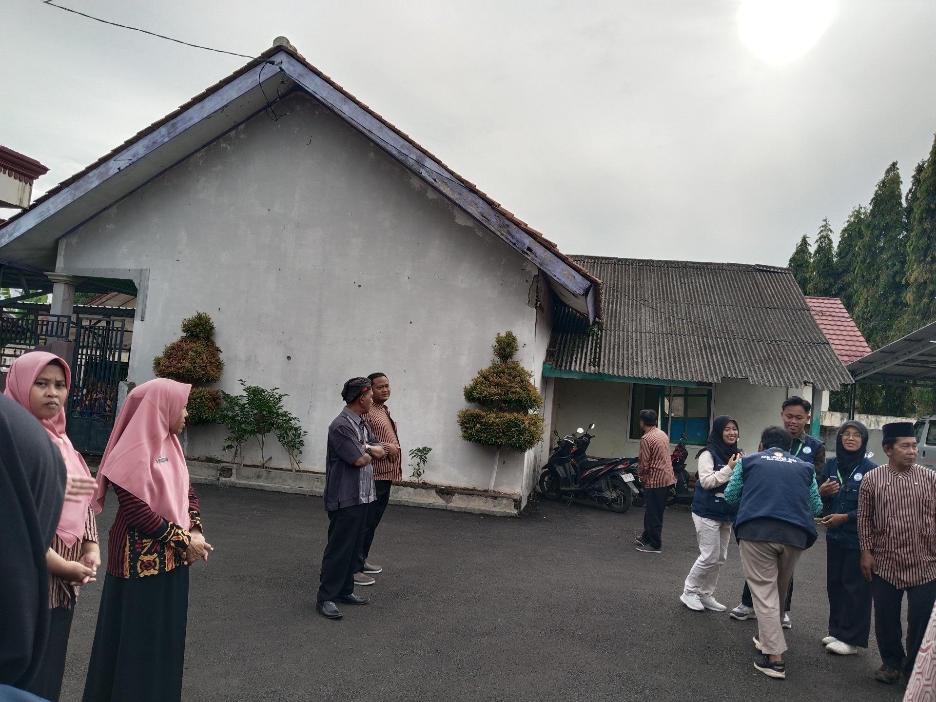 Apel pagi hari ke-16