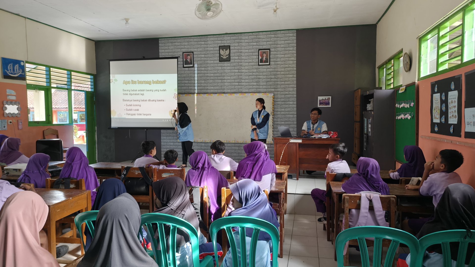 Sosialisasi lomba pemanfaatan barang bekas