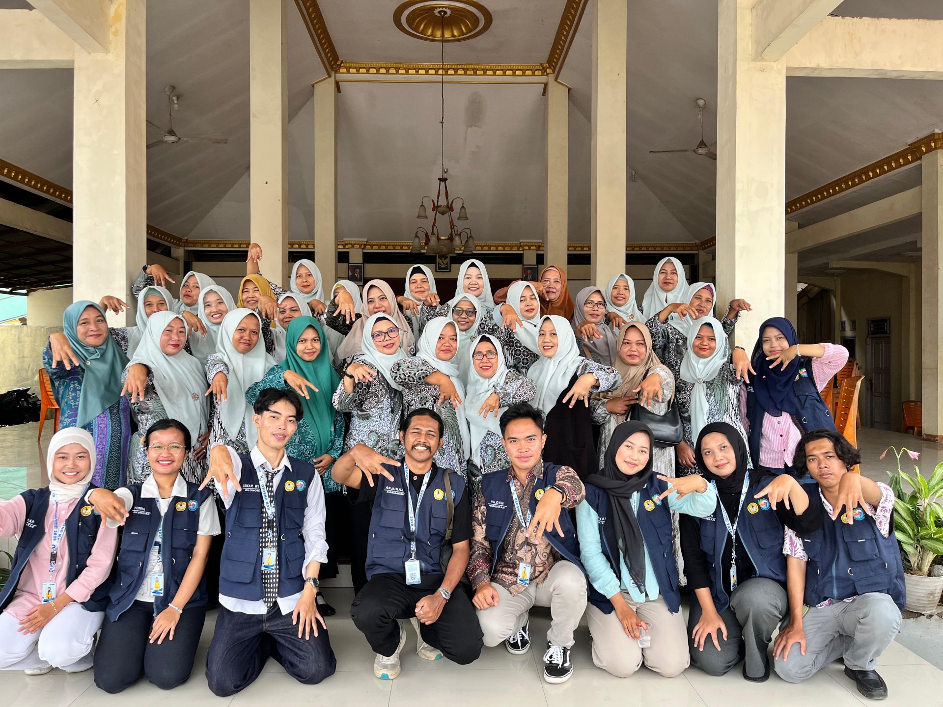 KKN DAY 16: Sosialisasi NIB dan Sertifikasi Halal serta KKN Mengajar