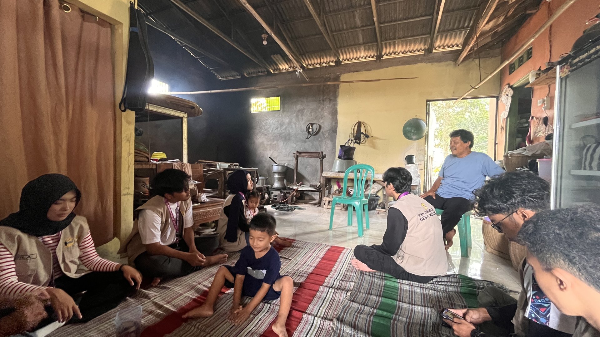 Pendampingan UMKM Gembus dalam Penguatan Identitas Visual dan Pemetaan Lokasi Digital