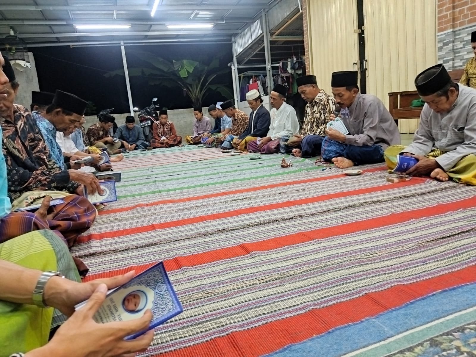 Tahlilan Rutin di RT 4 RW 5