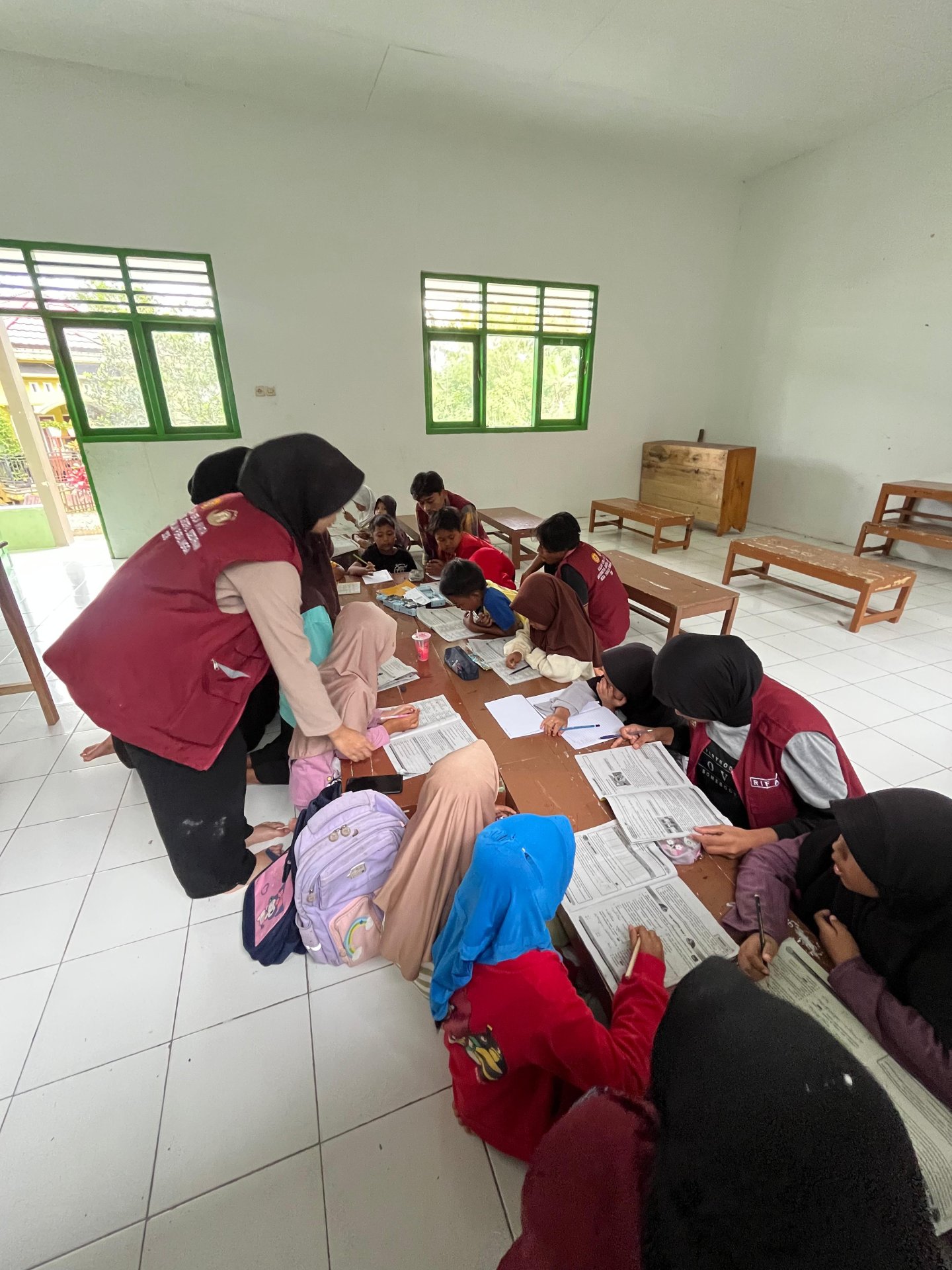 Bimbingan Belajar Siswa Kelas 3 dan 4