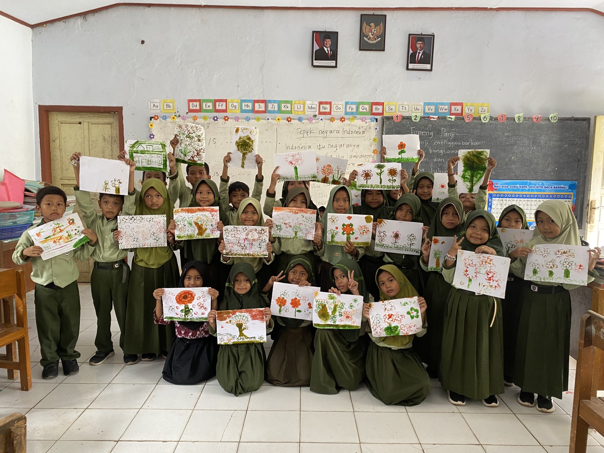 Sosialisasi Anti-Bullying dan Batik CapCap Ceria di SDN 1 Sumberejo, serta Membersamai Persiapan Turnamen Voli