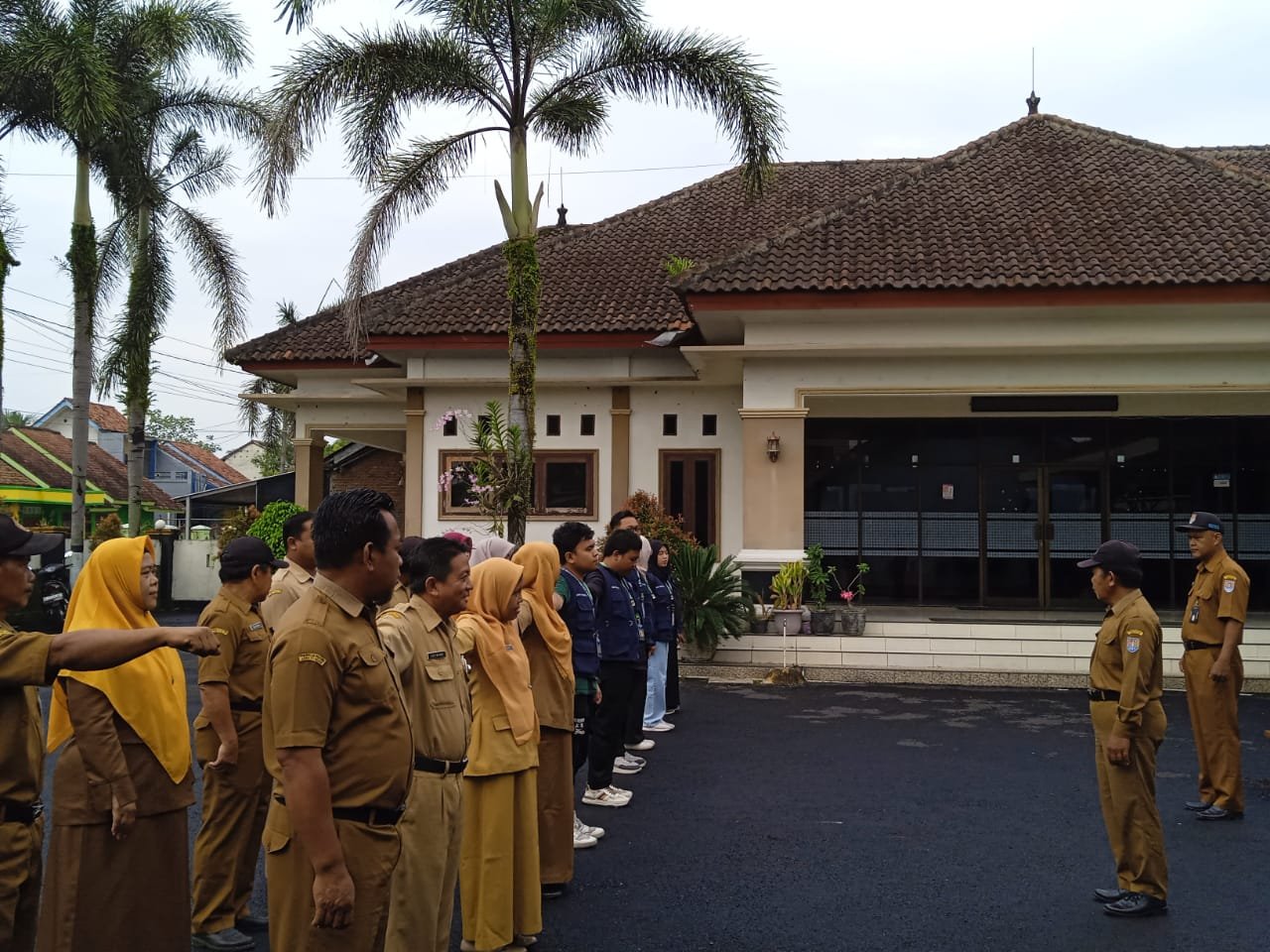 Hari 16_Apel Pagi di Balai Desa