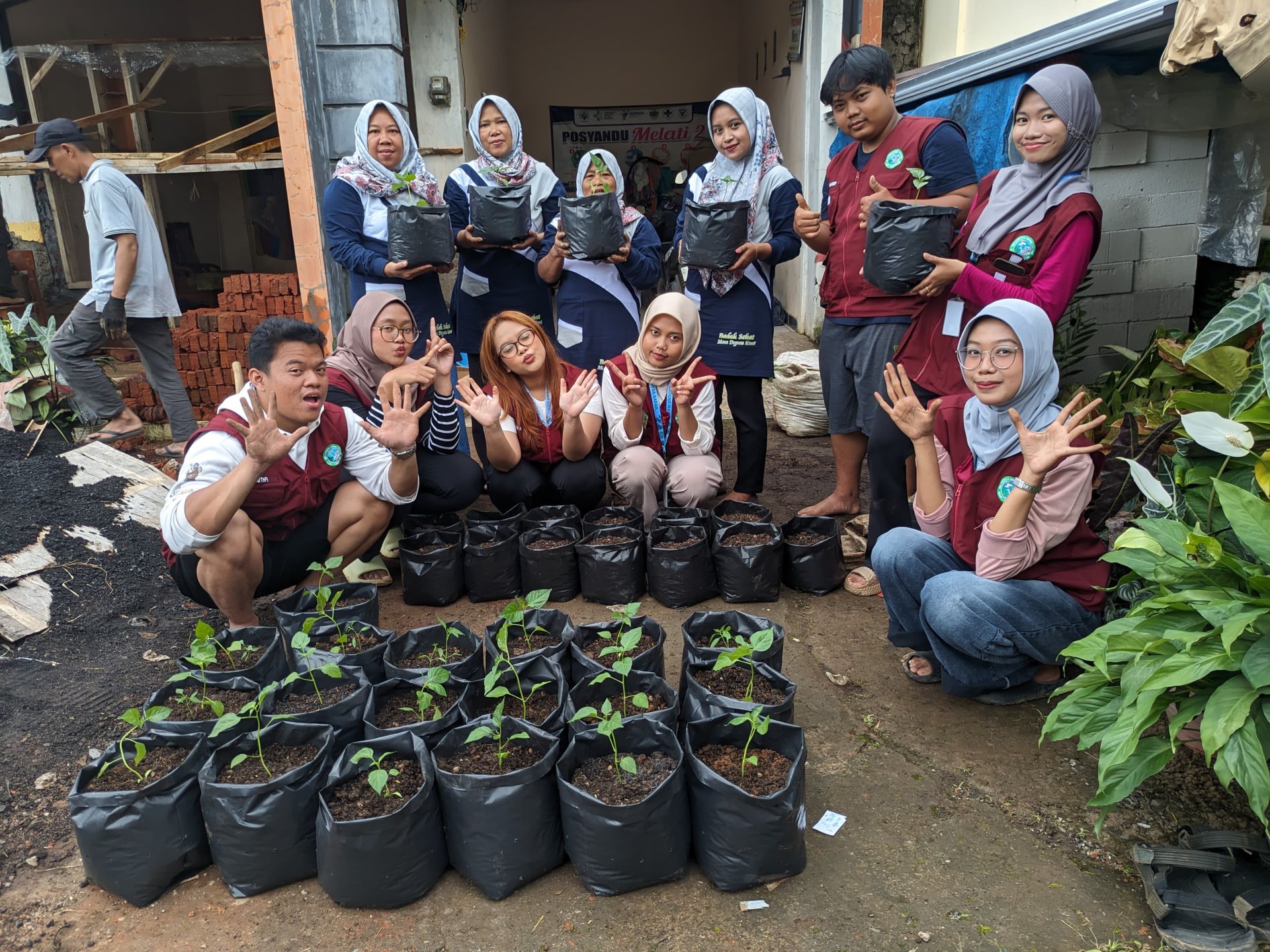 Satu Hari, Dua Peran: Menanam Harapan di Desa dan Menyiapkan Panggung di Kecamatan.