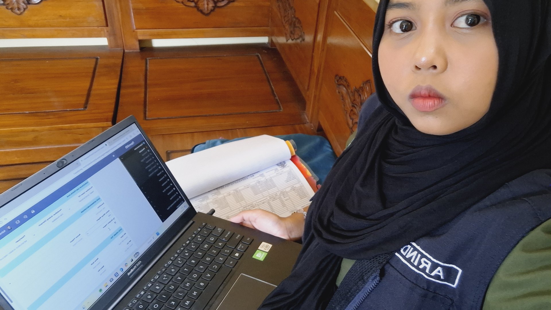 Piket Balai Desa di Desa Panerusan Kulon