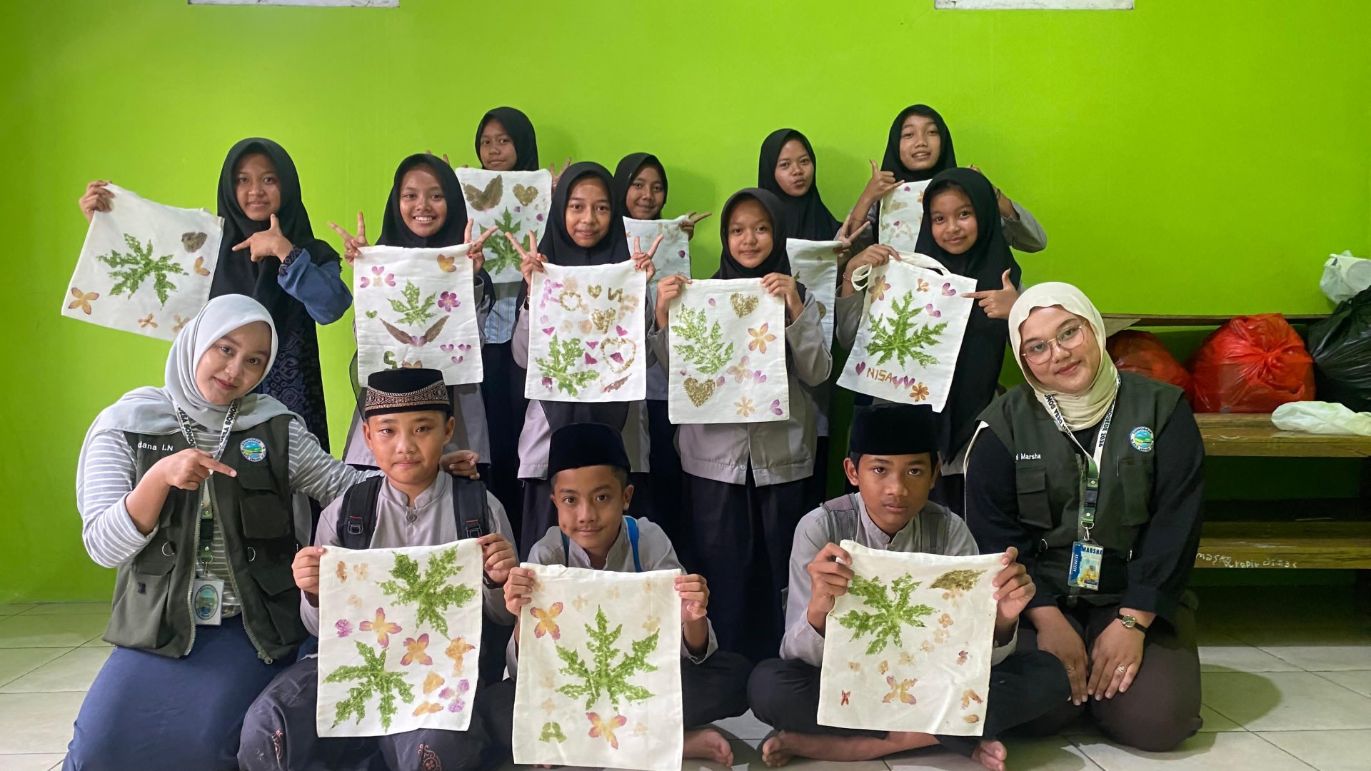 Kegiatan ECO Print, Bimbingan Belajar, dan Koordinasi dengan DPL