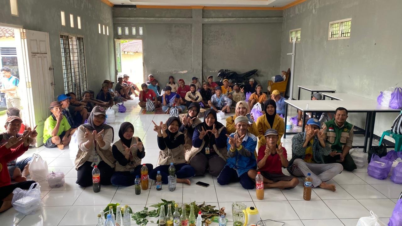 Sosialisasi Pembuatan Biopestisida, Biodekomposer, dan Compost Tea