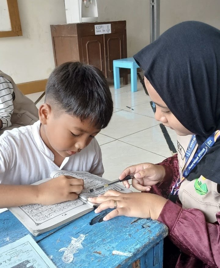 Pendampingan TPQ pada Anak anak di Masjid Nurul Hidayah