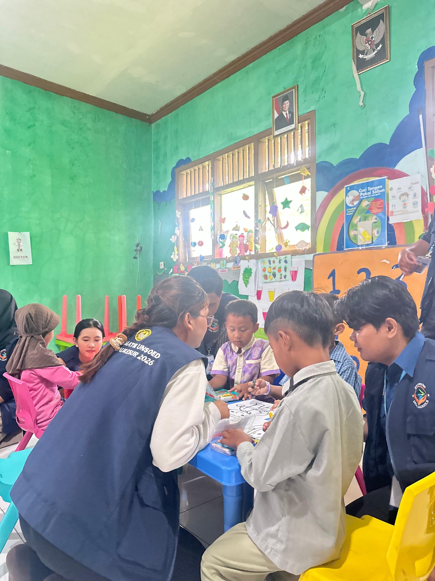 Visitasi dan Bermain bersama Anak PAUD di Desa Kalikesur