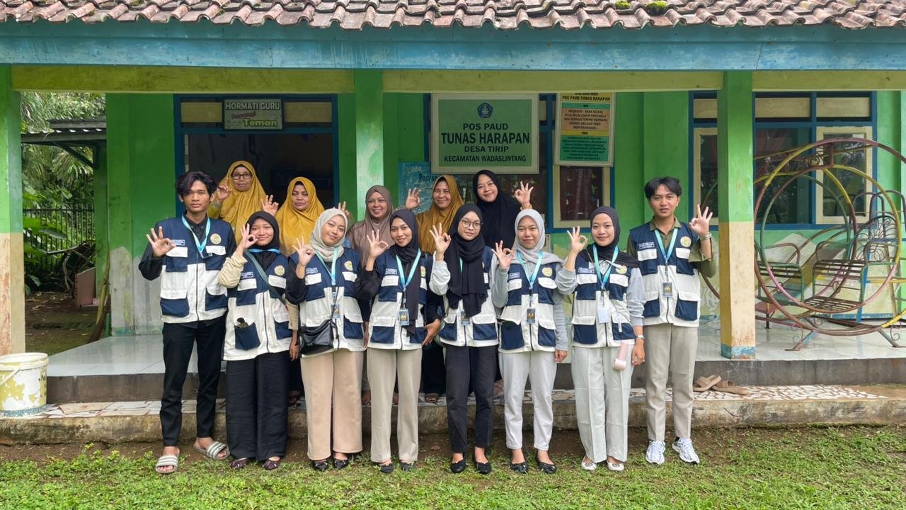 Pelaksanaan Posyandu Balita dan Kegiatan Edukatif Anak PAUD di Dusun Karang Jambe, Desa Tirip