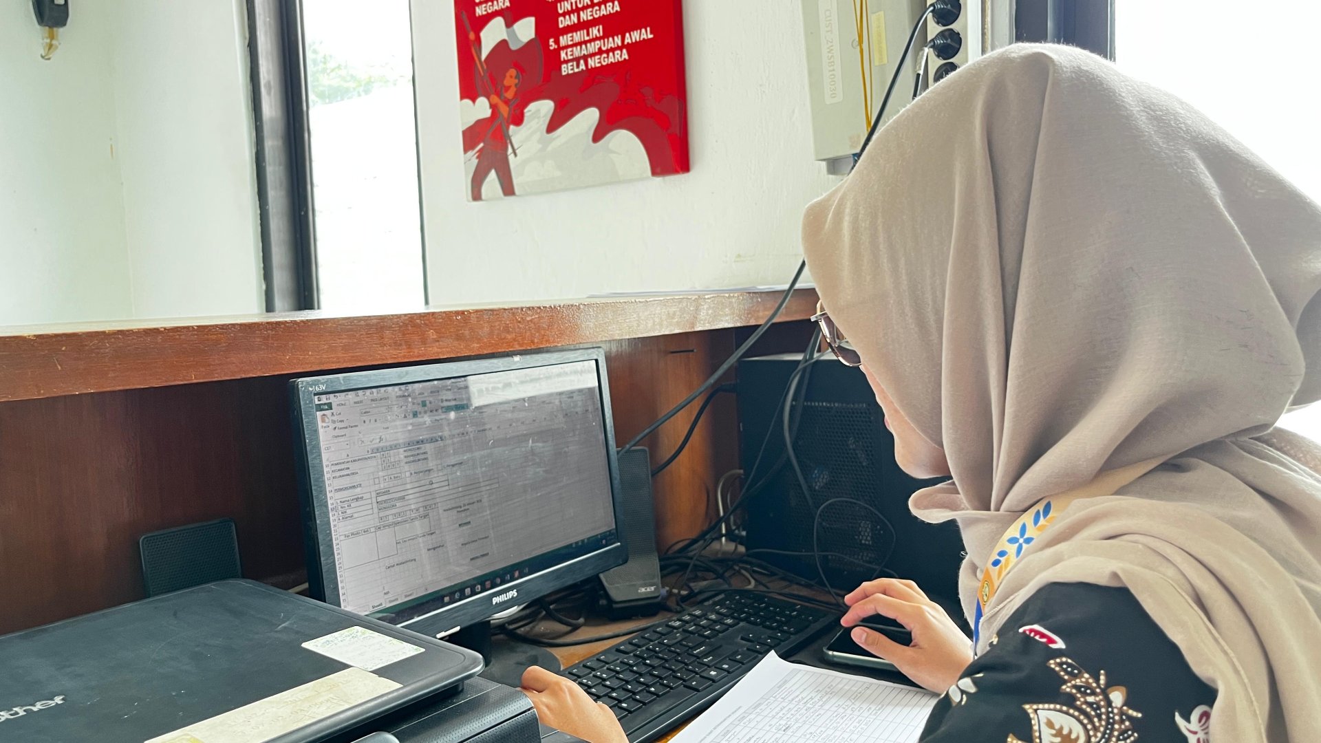 Piket Pelayanan Masyarakat di Kantor Desa