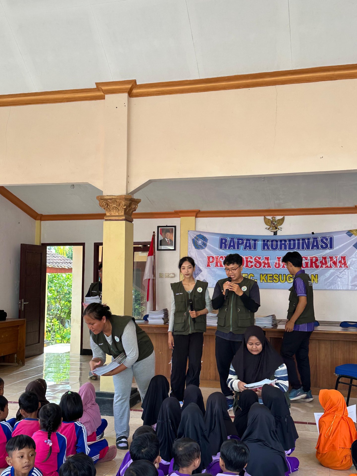 Melakukan proker di paud