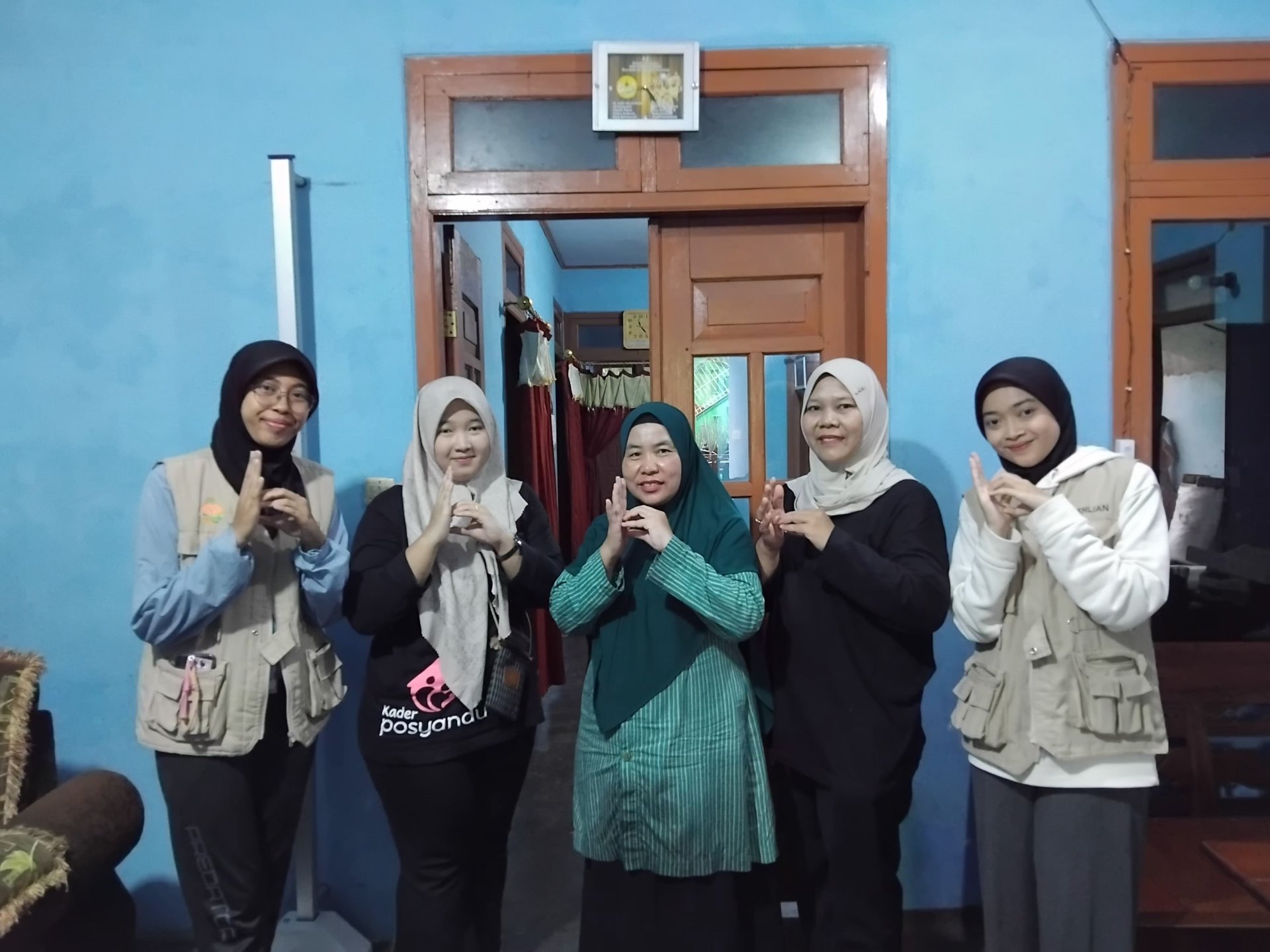 KKN Desa Belik Hari-17: Kelanjutan Penanaman Pohon, Posyandu, dan Piket Desa