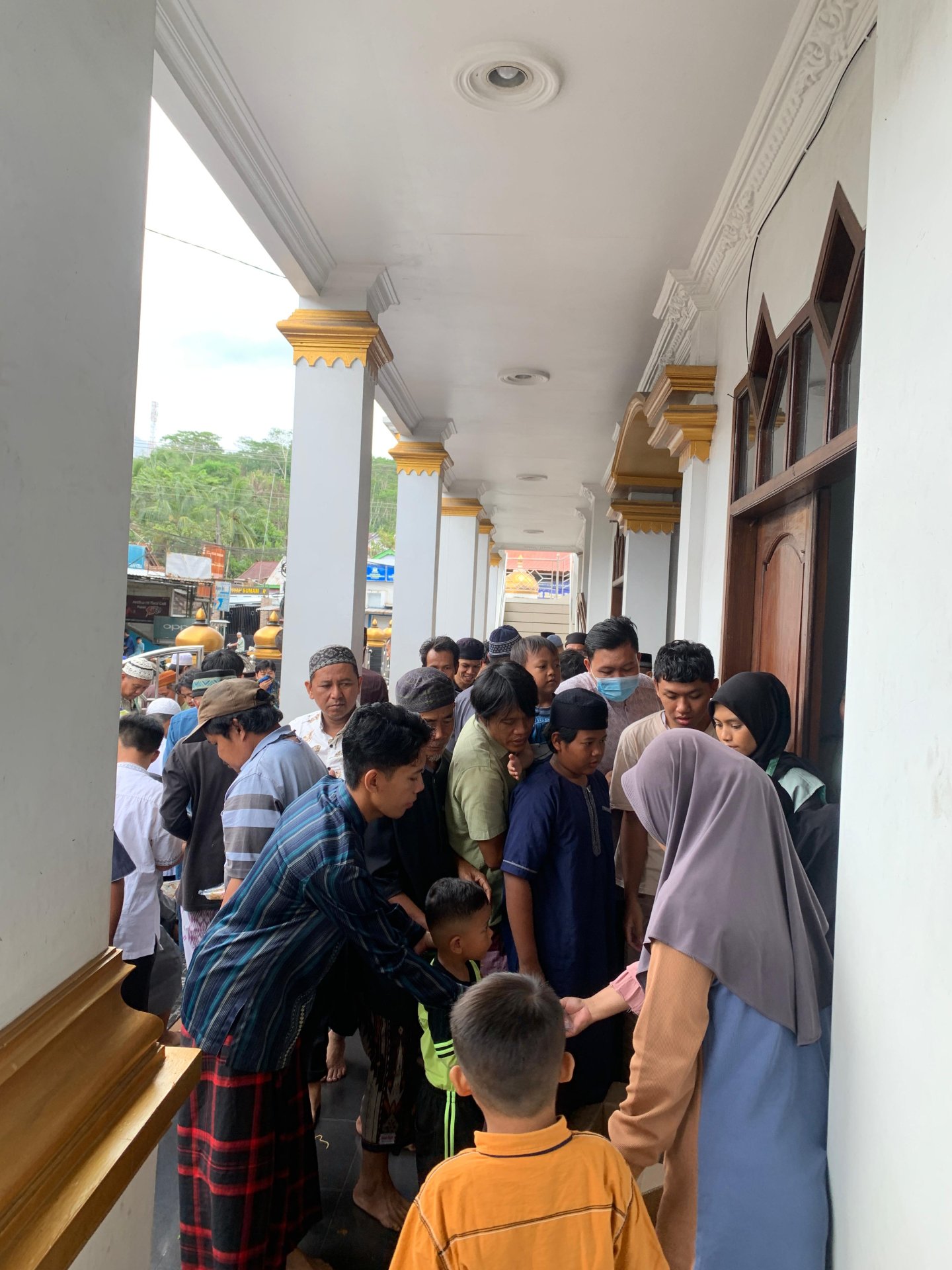 Jumat Berkah di Masjid Nurul Iman Desa Sumampir
