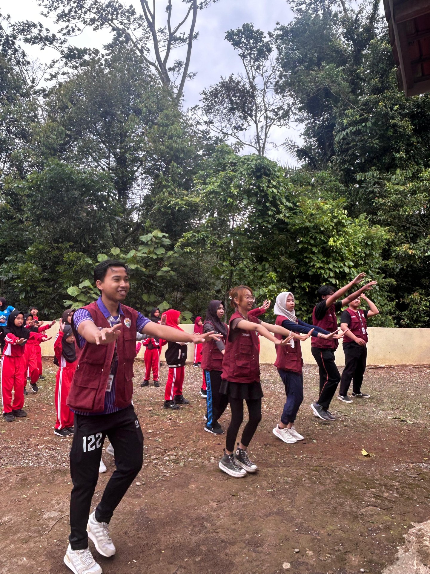 Senam Bersama Anak SDN 1 Gunungwuled