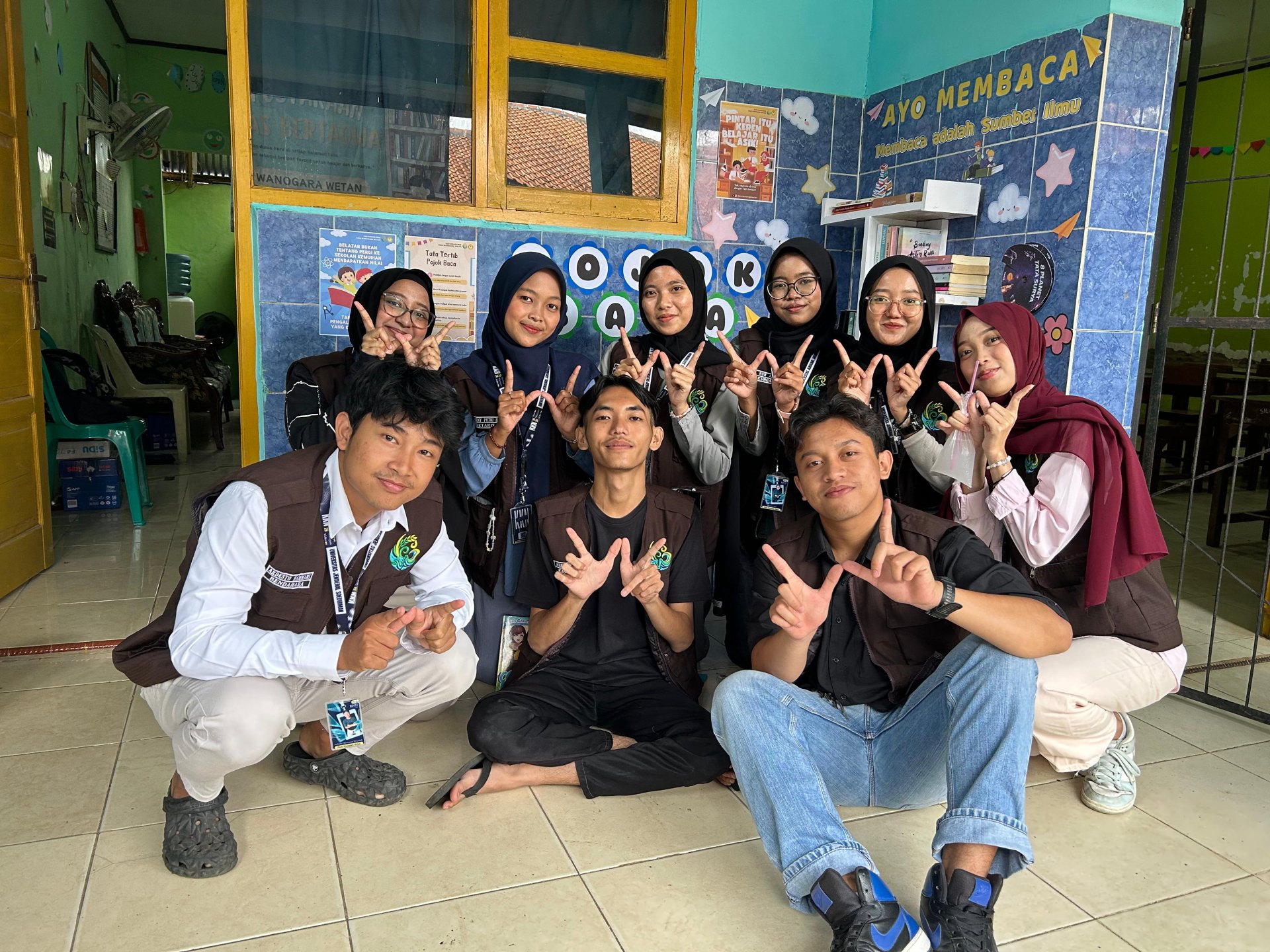 Pembuatan Pojok Baca di SD Negeri 1 Wanogara Wetan