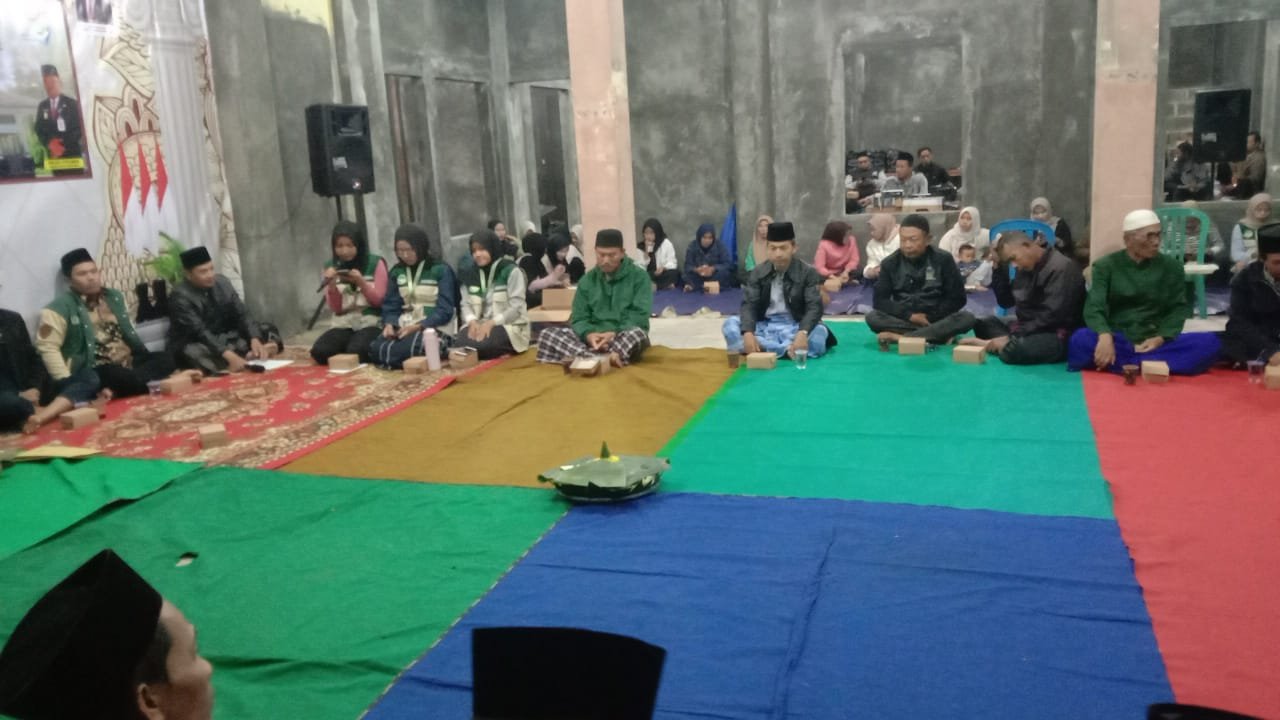 Day 17 KKN Desa Kalisaleh Membantu Acara Malam Wangon