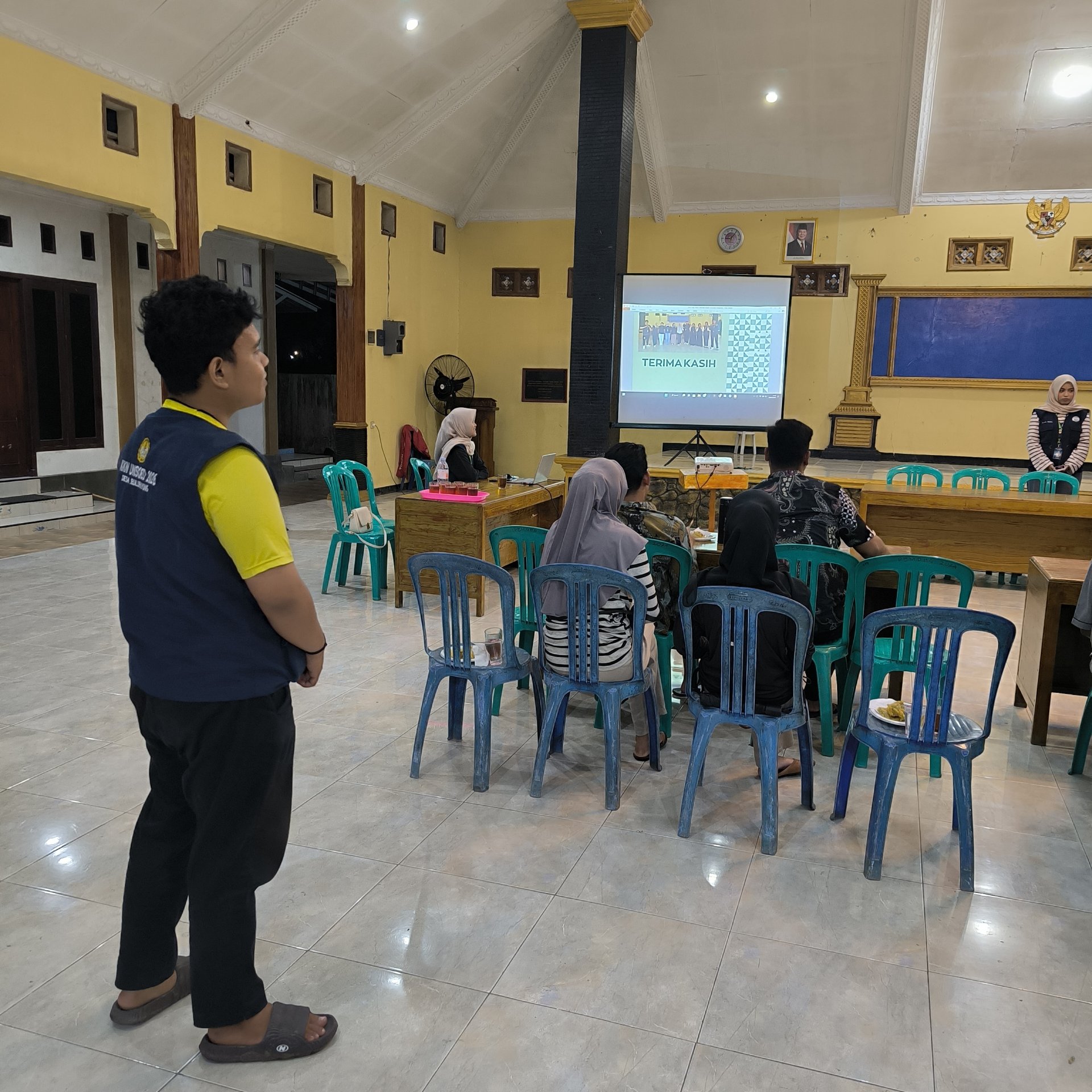 Hari ke-17: PHBS & Diskusi Program Ekonomi bersama karang taruna