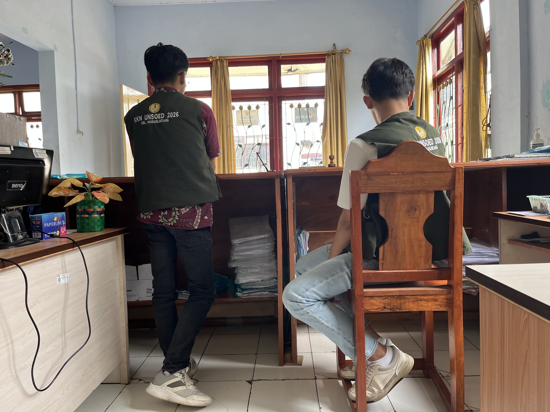 Piket Rutin Kelurahan dan Penyusunan Materi Digital Marketing untuk Program Kerja Ekonomi UMKM