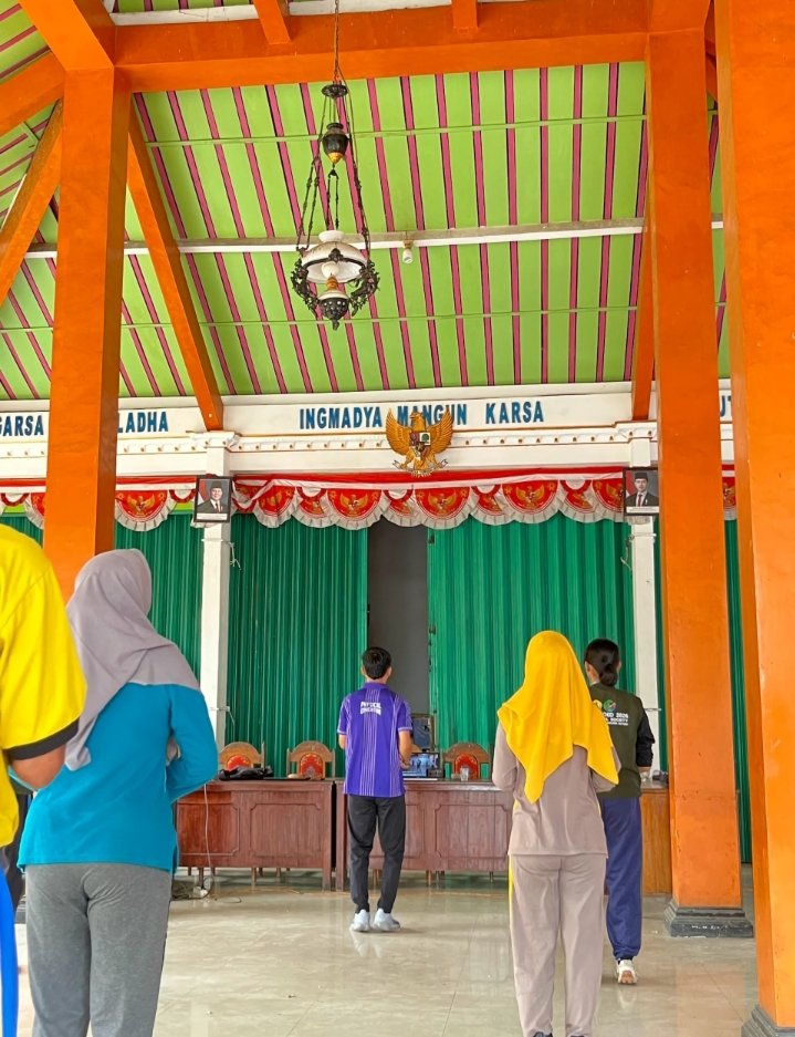 Senam Bersama di Balai Desa