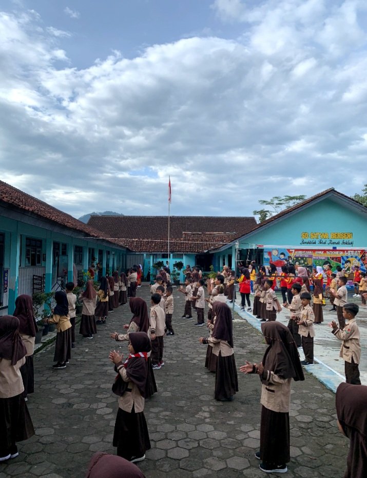 KKN DAY 18 : Mengikuti Senam di SDN 1 Wadaslintang