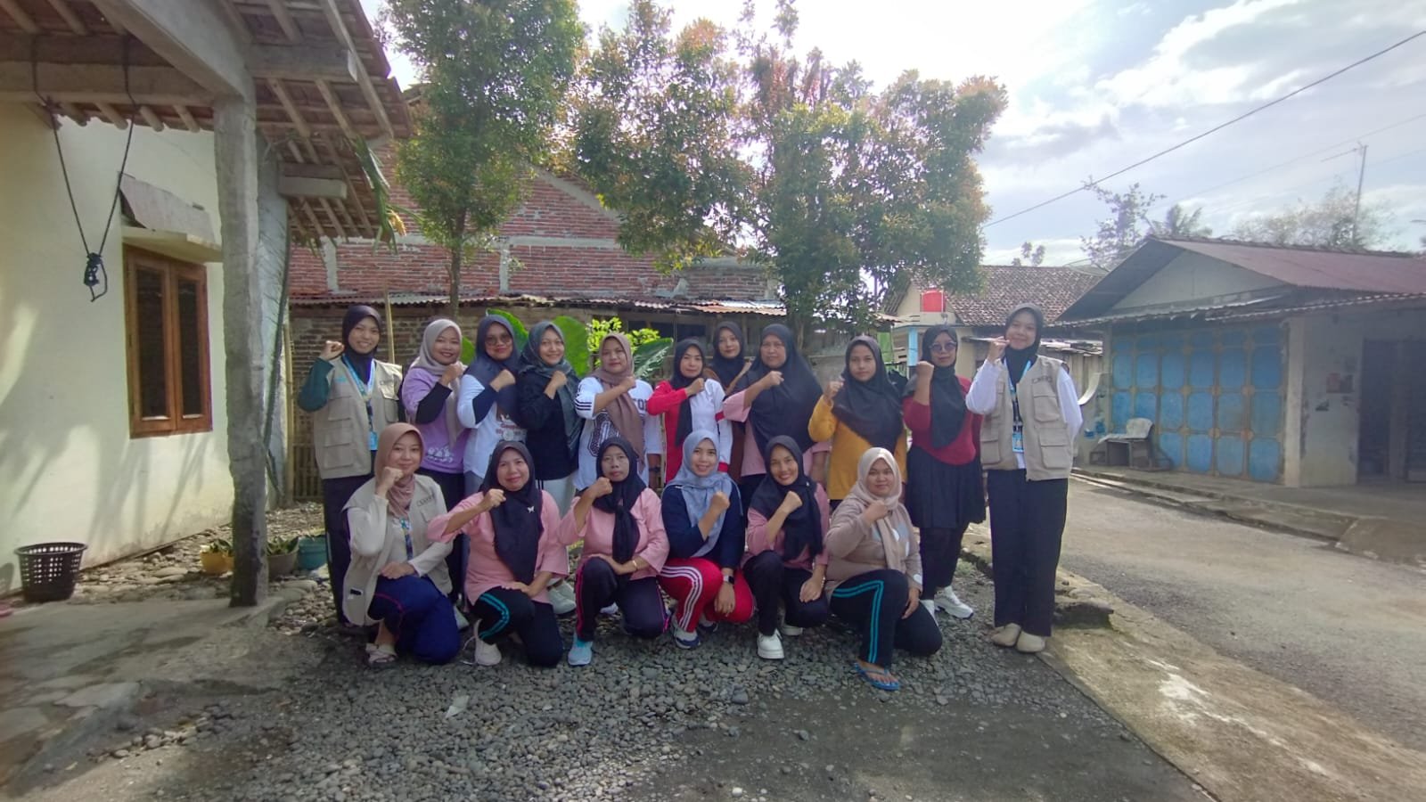 Senam Pagi dan Mengikuti Perkumpulan Kader Kesehatan